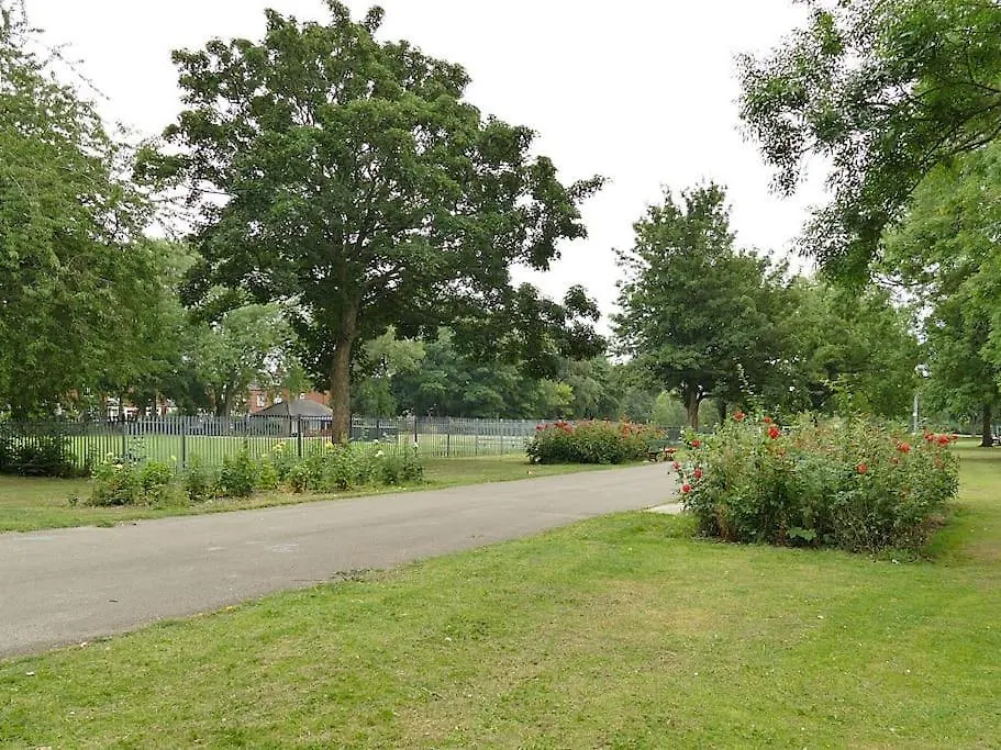 *15W* Setup For Your Most Amazing & Relaxed Stay + Free Parking + Free Fast Wifi * Beeston Hill